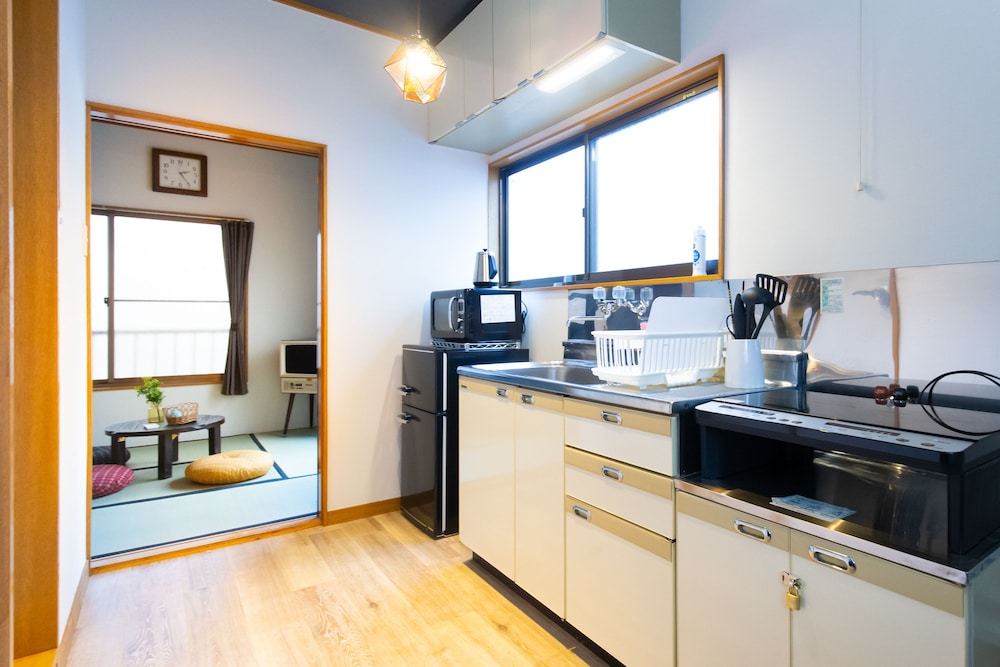 Apartment (Room 2, Room3) 専用簡易キッチン0 | 神楽坂 レトロなBARとホテル