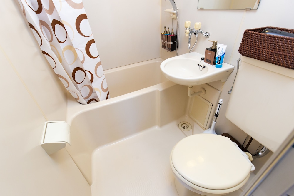 Apartment (Room 2, Room3) バスルーム2 | 神楽坂 レトロなBARとホテル