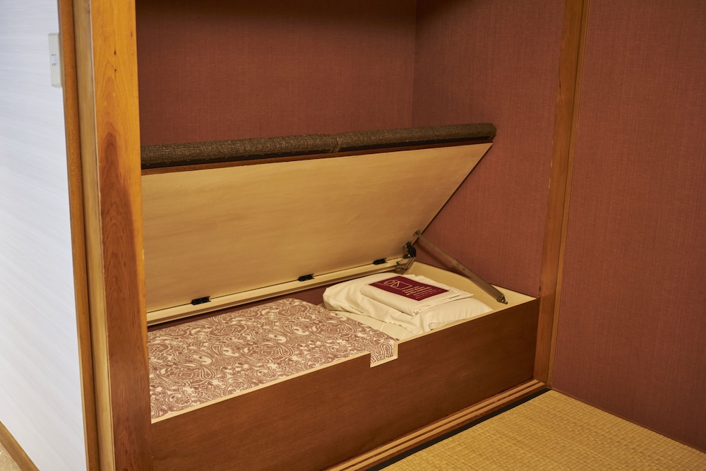 Apartment (Room 2, Room3) 客室8 | 神楽坂 レトロなBARとホテル