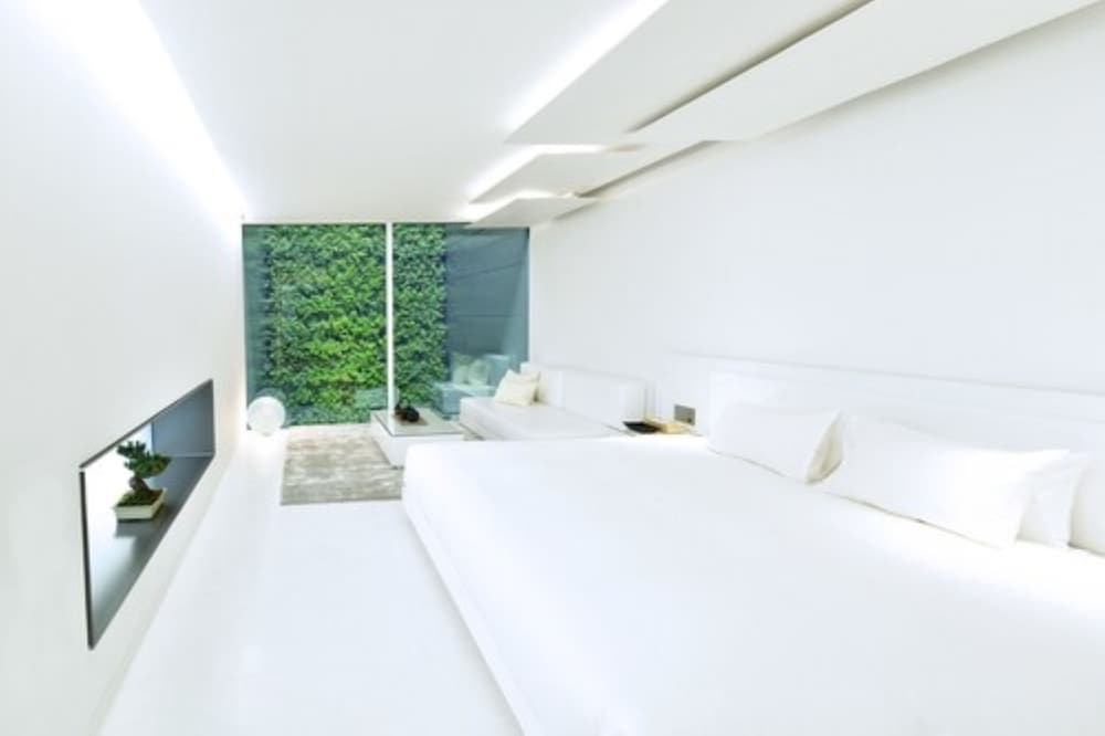 MOGANA White | MOGANA