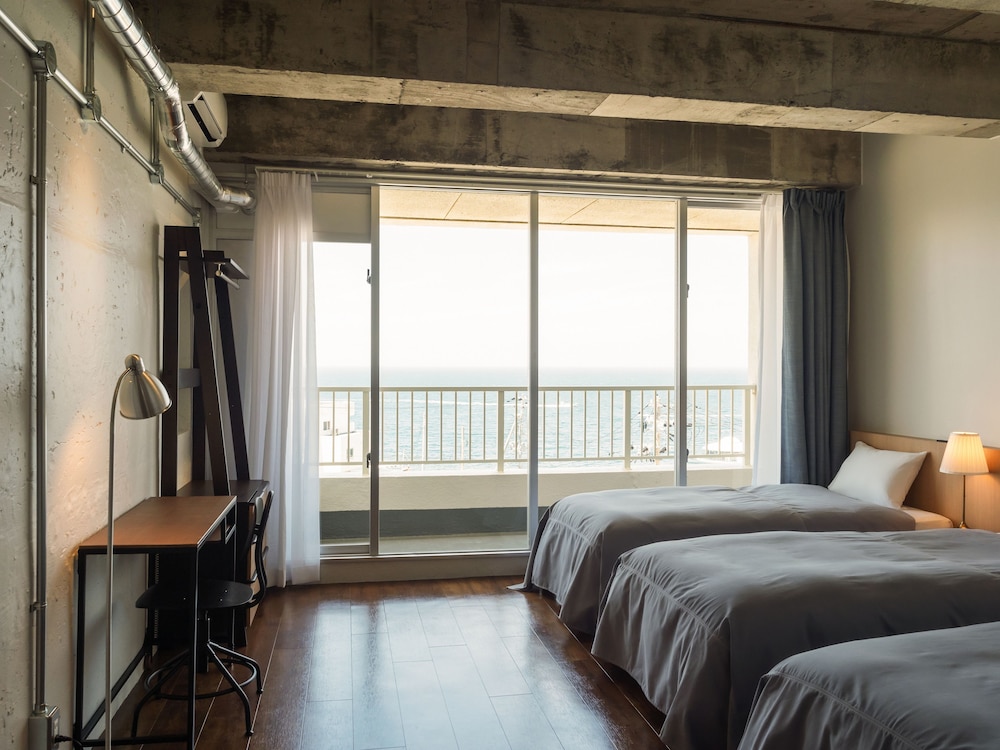 オーシャンビュートリプルルーム 禁煙 | SHIRAHAMA KEY TERRACE SEAMORE RESIDENCE