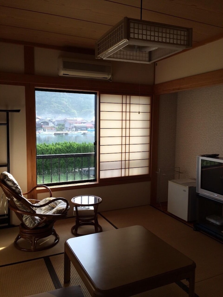 ベーシック ルーム カナルビュー 海側（3名様用）禁煙 客室2 | ゲストハウス だるまや