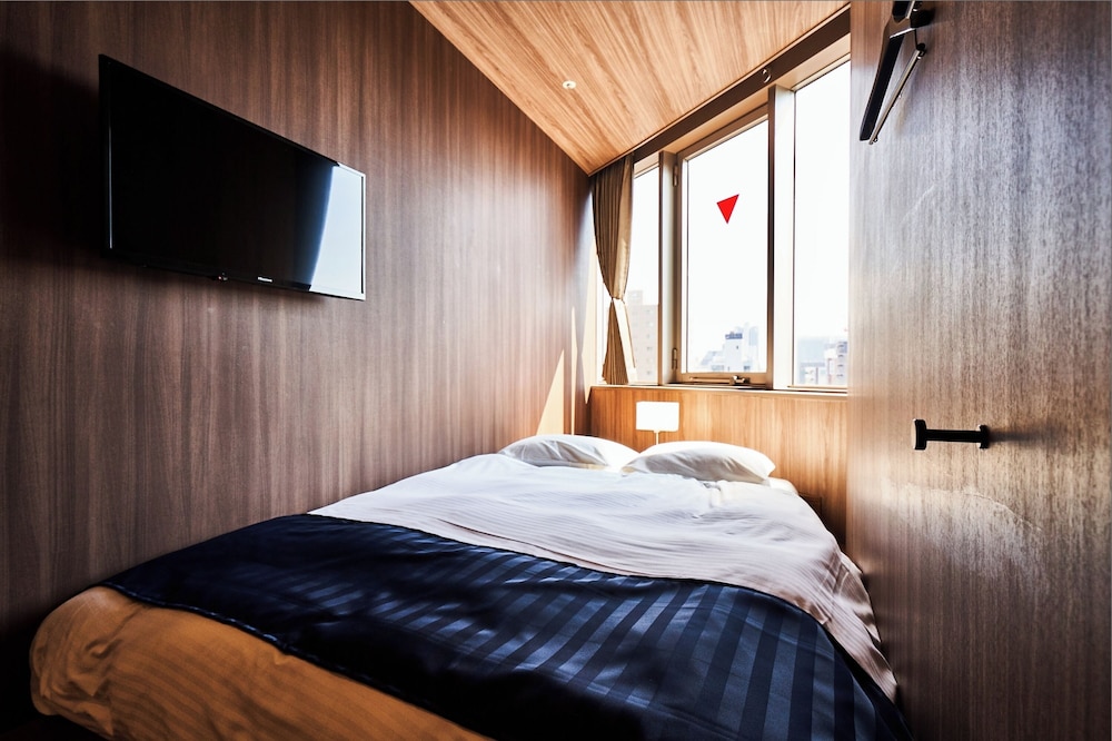 ダブルルーム (シャワー付) 客室2 | アンドホステル本町イースト