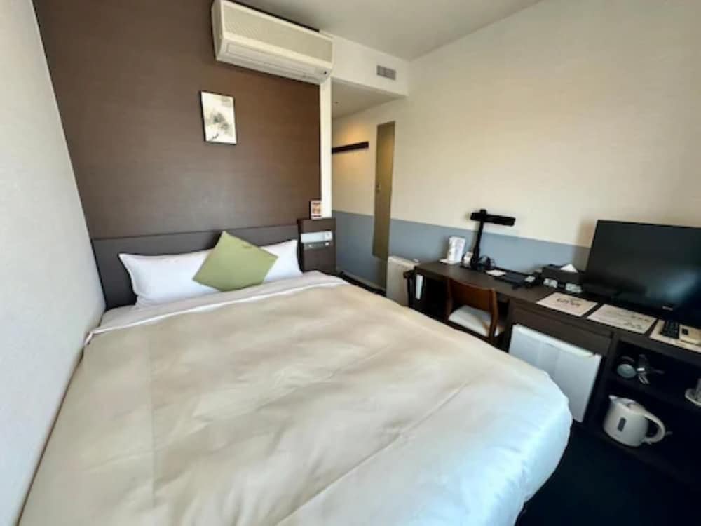 ダブルルーム 禁煙　(清掃は３日に１回) | ホテルクラウンヒルズ上野プレミア