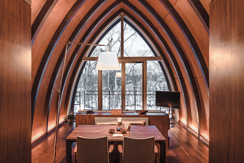 ラグジュアリー ヴィラ (15時チェックイン-10時チェックアウト)ご到着日15時からご出発日10時までご滞在(1室4名様でご利用の場合、リビングにエキストラベッド1台をご用意いたします) 客室6 | ANDARU COLLECTION NISEKO