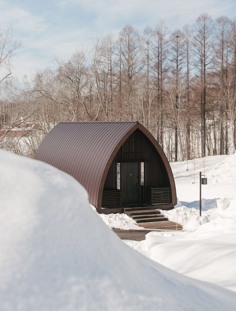 ラグジュアリー ヴィラ (15時チェックイン-10時チェックアウト)ご到着日15時からご出発日10時までご滞在(1室4名様でご利用の場合、リビングにエキストラベッド1台をご用意いたします) 客室13 | ANDARU COLLECTION NISEKO