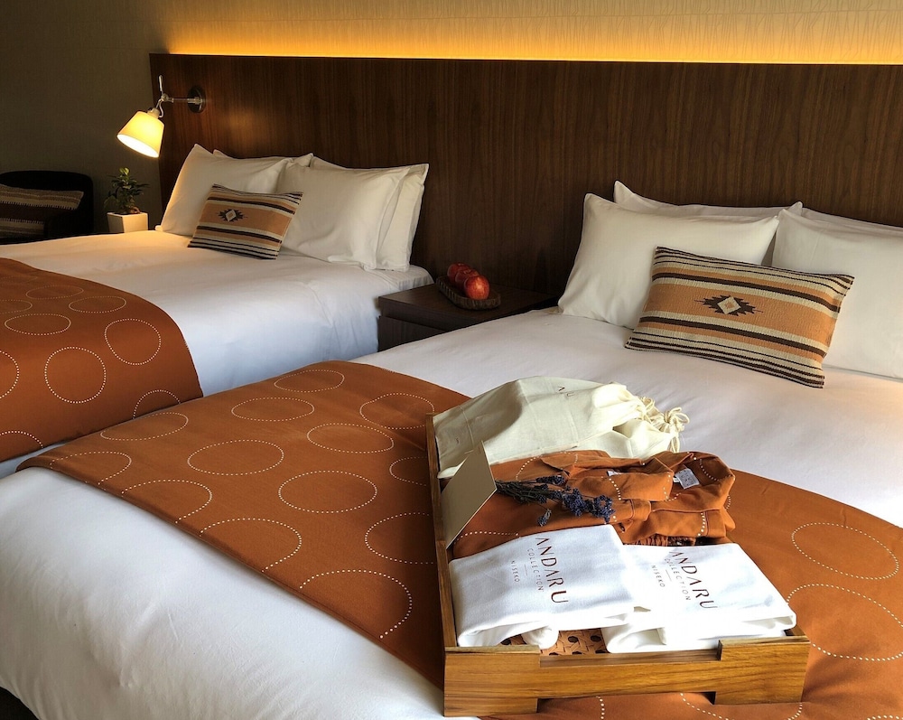 ラグジュアリー ヴィラ (15時チェックイン-10時チェックアウト)ご到着日15時からご出発日10時までご滞在(1室4名様でご利用の場合、リビングにエキストラベッド1台をご用意いたします) 客室4 | ANDARU COLLECTION NISEKO