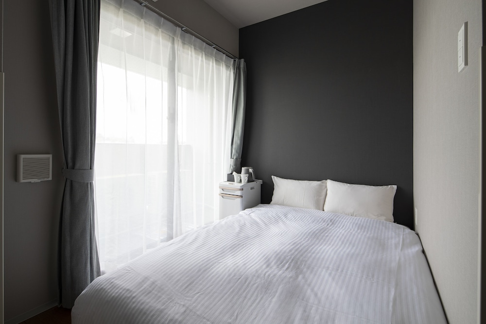 ベーシック ダブルルーム ダブルベッド 1 台 禁煙 専用バスルーム | グリッズ東京 上野駅前 ホテル & ホステル