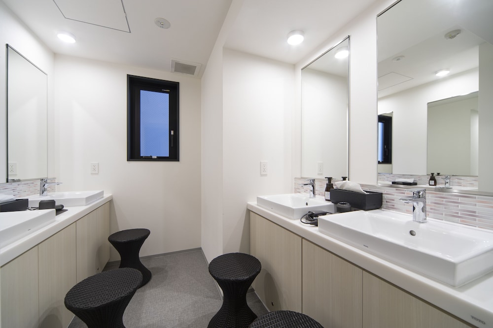 ファミリー ルーム 禁煙 共用バスルーム 6人用 バスルームの設備0 | グリッズ東京 上野駅前 ホテル & ホステル