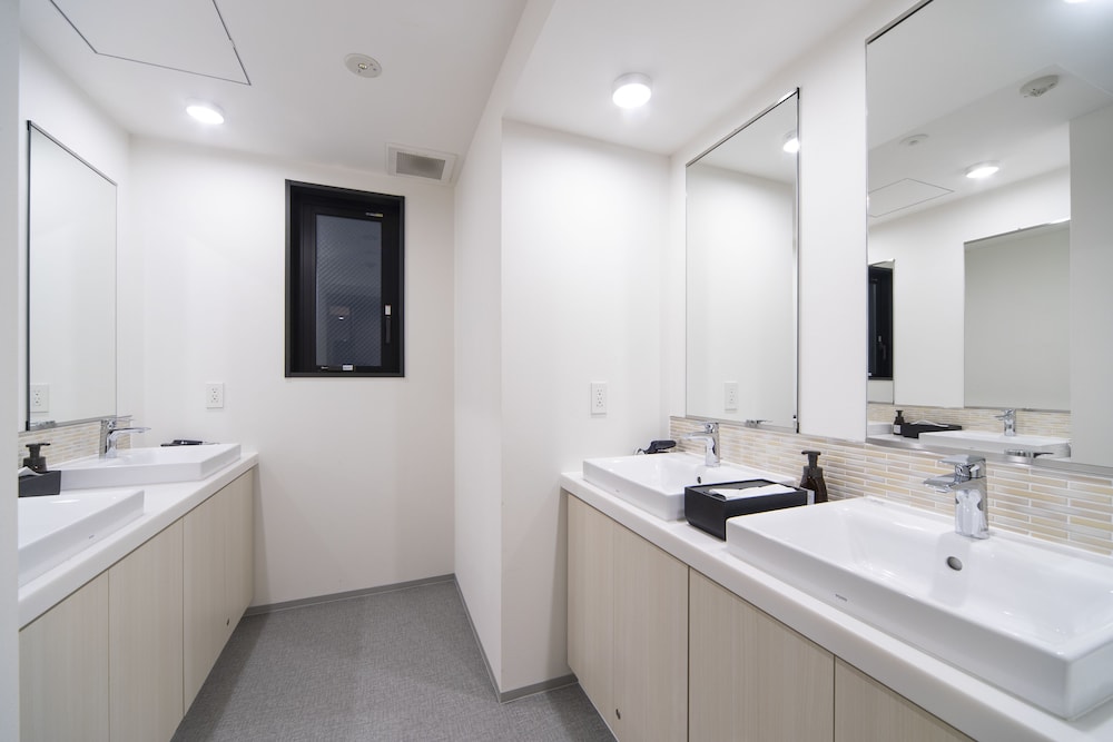 ファミリー ルーム 禁煙 共用バスルーム 6人用 バスルーム0 | グリッズ東京 上野駅前 ホテル & ホステル