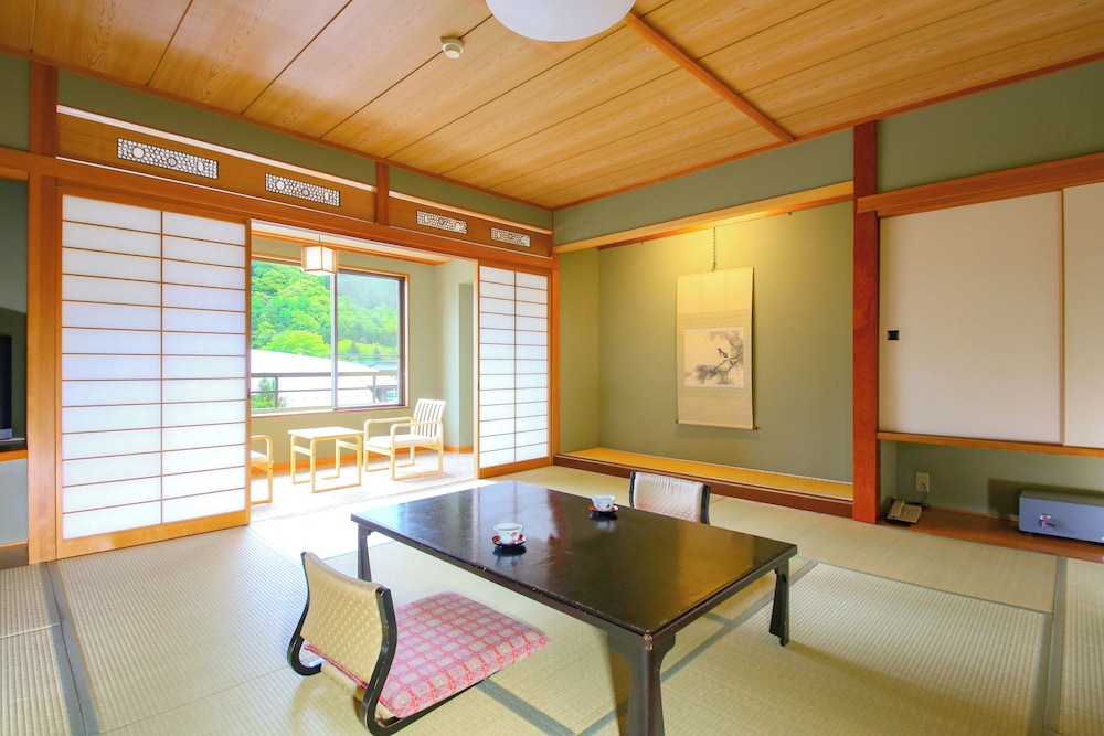 [禁煙]スタンダード和室12.5畳内風呂なし(藤館) | 大江戸温泉物語 信州鹿教湯