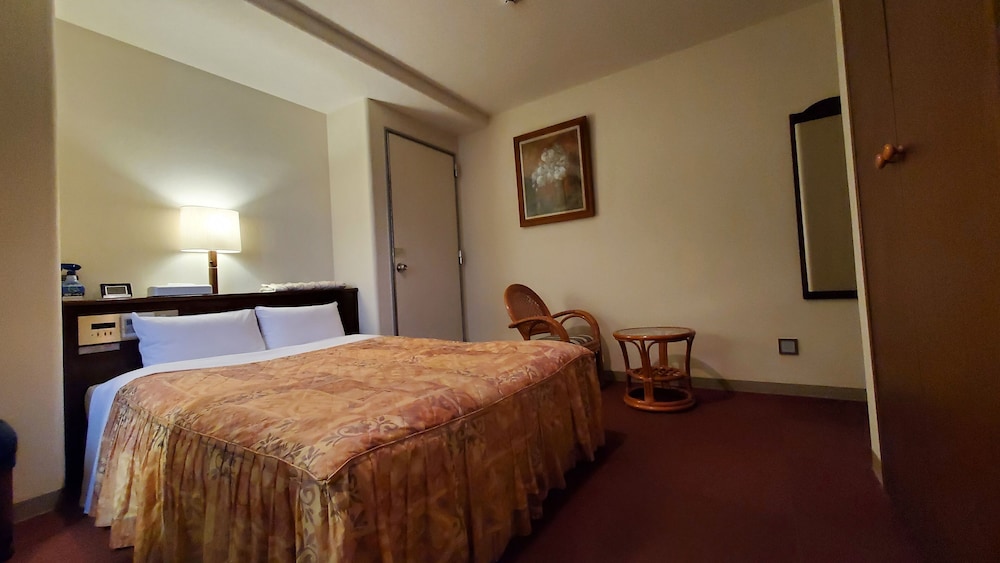 スタンダード ダブルルーム 喫煙可 客室3 | 延岡アーバンホテル