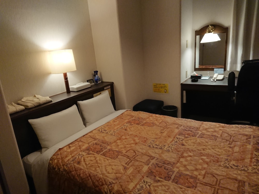 スタンダード ダブルルーム 喫煙可 客室2 | 延岡アーバンホテル