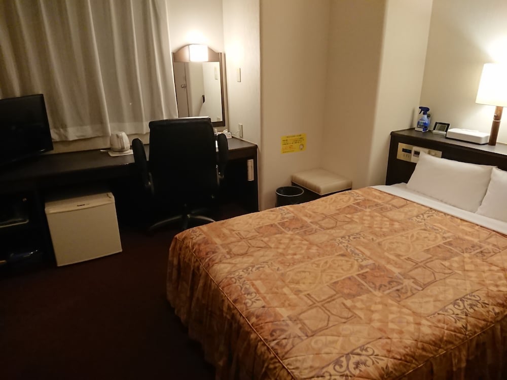 スタンダード ダブルルーム 禁煙 客室2 | 延岡アーバンホテル