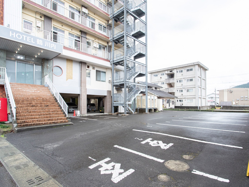 駐車場1 | HOTEL 鶴 川内 駐車場1 | HOTEL 鶴 川内