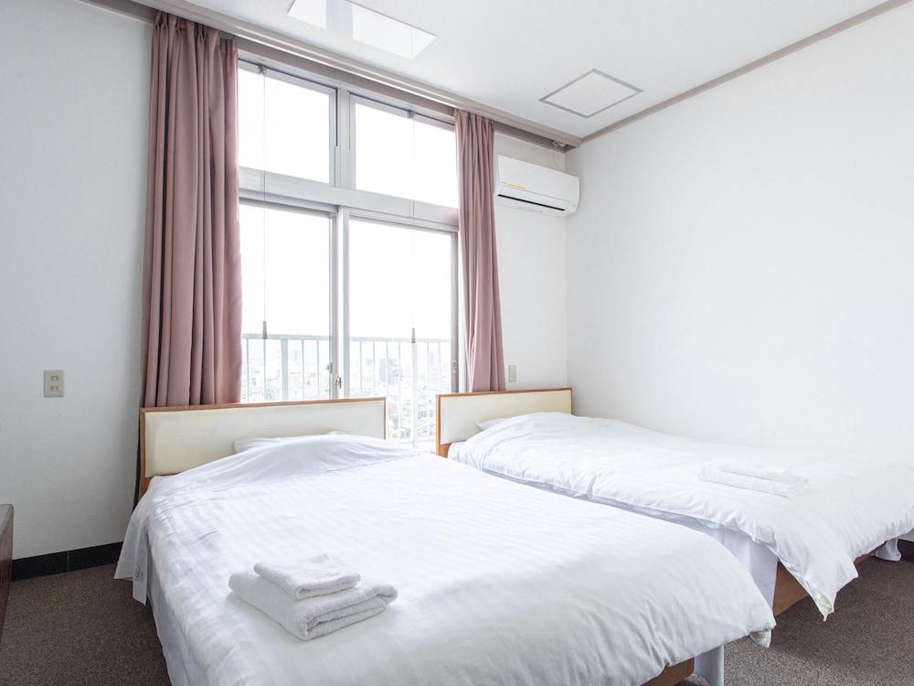 ツインルーム 禁煙 | HOTEL 鶴 川内