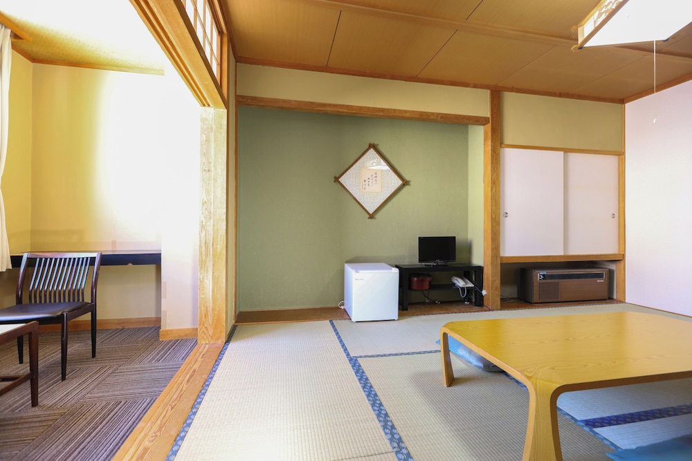 ファミリー向け 和室 トイレ付 客室3 | ホテルタキモト