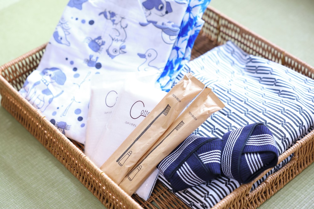 洋室ツイン バストイレ付 客室3 | ホテルタキモト