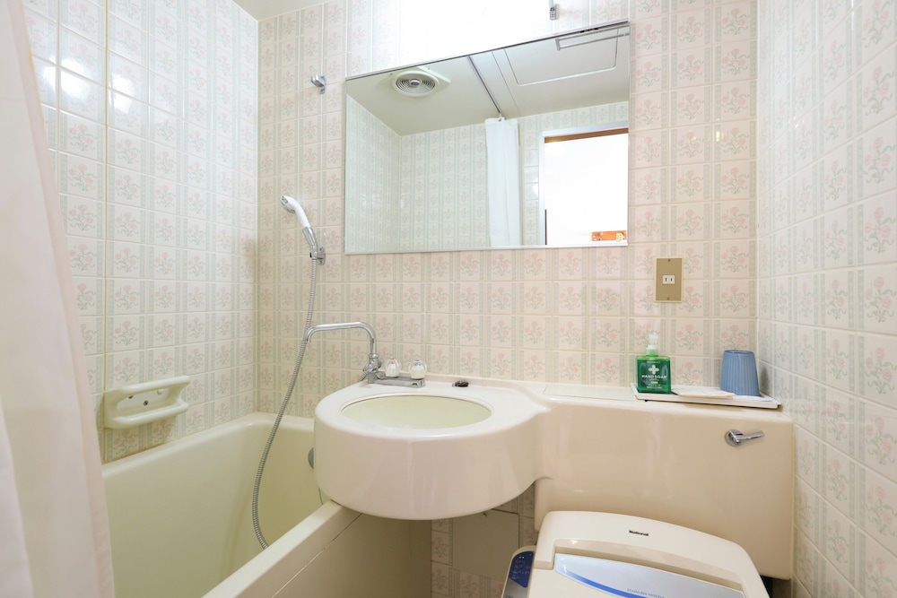 洋室ツイン バストイレ付 客室2 | ホテルタキモト