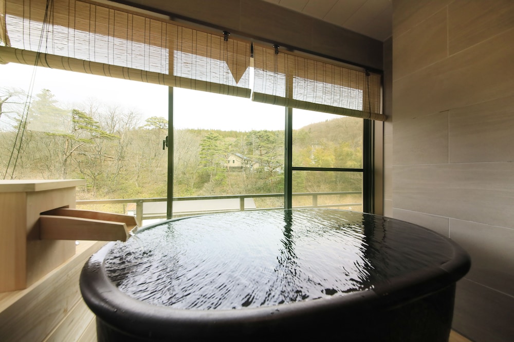 Japanese-Western style room with hot spring bath バルコニーからの眺望0 | 鳴子風雅
