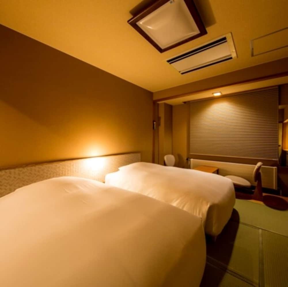 ツインルーム 客室1 | 旅籠屋 定山渓商店 - Hostel