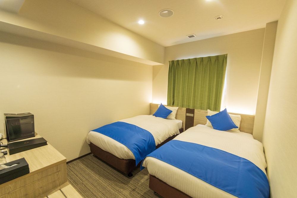 スタンダード ツインルーム ベッド (複数台) 客室1 | ホテルランタナ 那覇国際通り