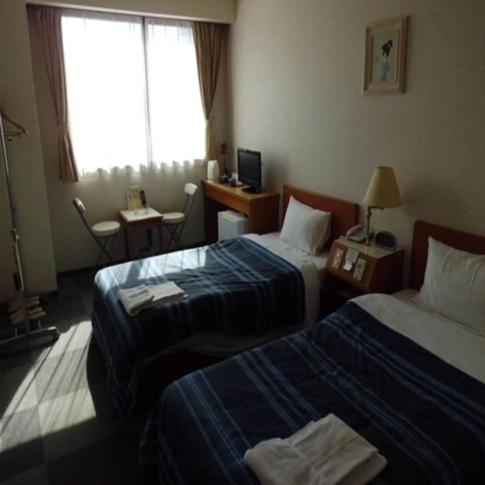 ツインルーム 喫煙可 客室1 | ホテル シンセリティ 可児