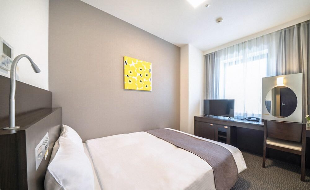 セミダブルルーム (A) ダブルベッド1台 喫煙可 | 大阪空港ホテル