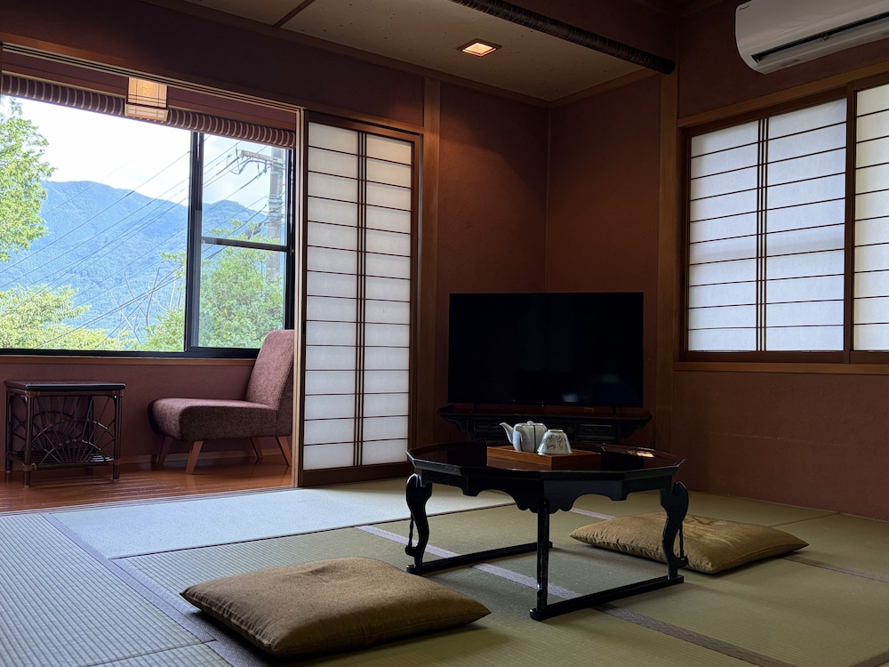 ルーム 禁煙 | 旅館 はちすの糸