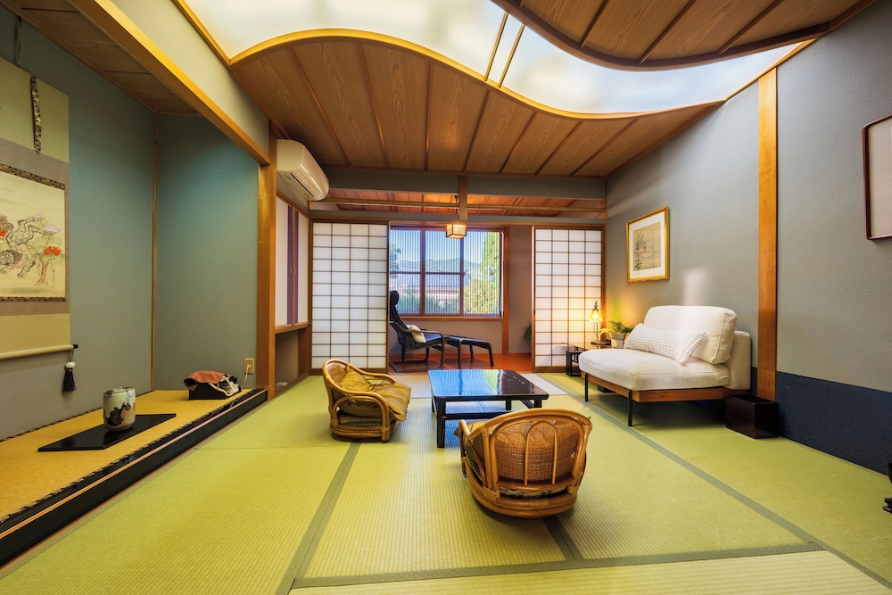 コンフォート ルーム マウンテンビュー 客室7 | 旅館 はちすの糸