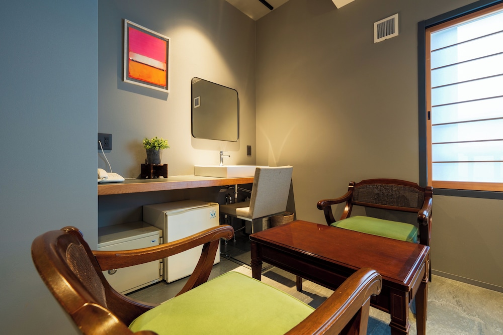 スタンダード ツインルーム マウンテンビュー 客室4 | 旅館 はちすの糸