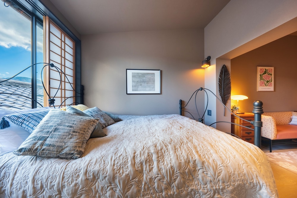 コンフォート ダブルルーム マウンテンビュー 客室2 | 旅館 はちすの糸