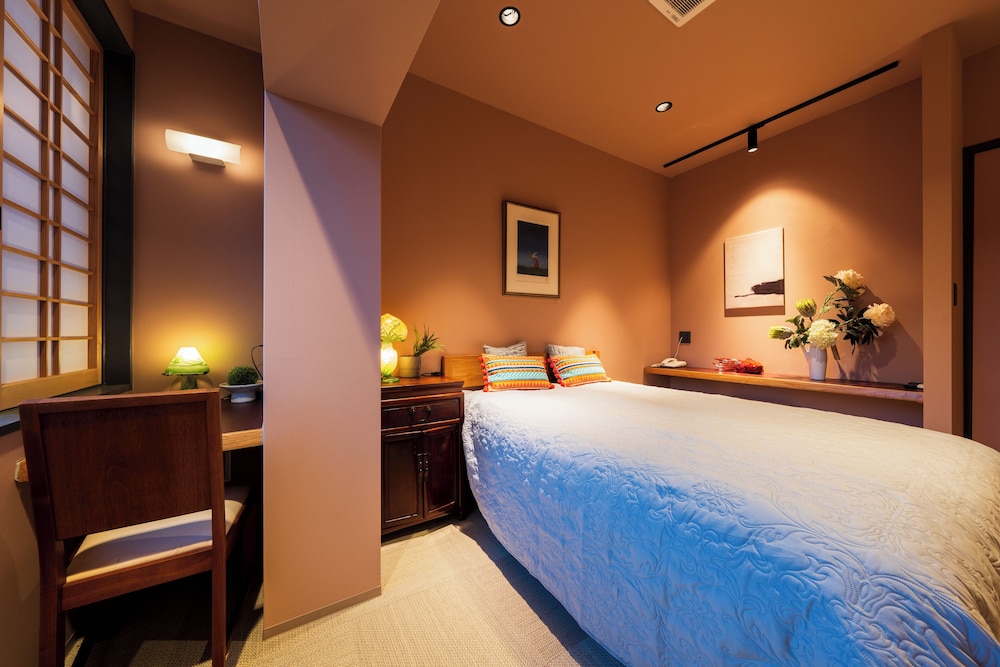 スーペリア ダブルルーム マウンテンビュー 客室4 | 旅館 はちすの糸