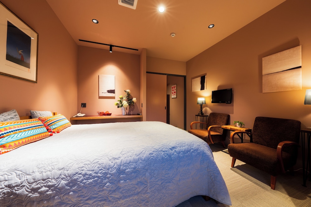 スーペリア ダブルルーム マウンテンビュー 客室2 | 旅館 はちすの糸