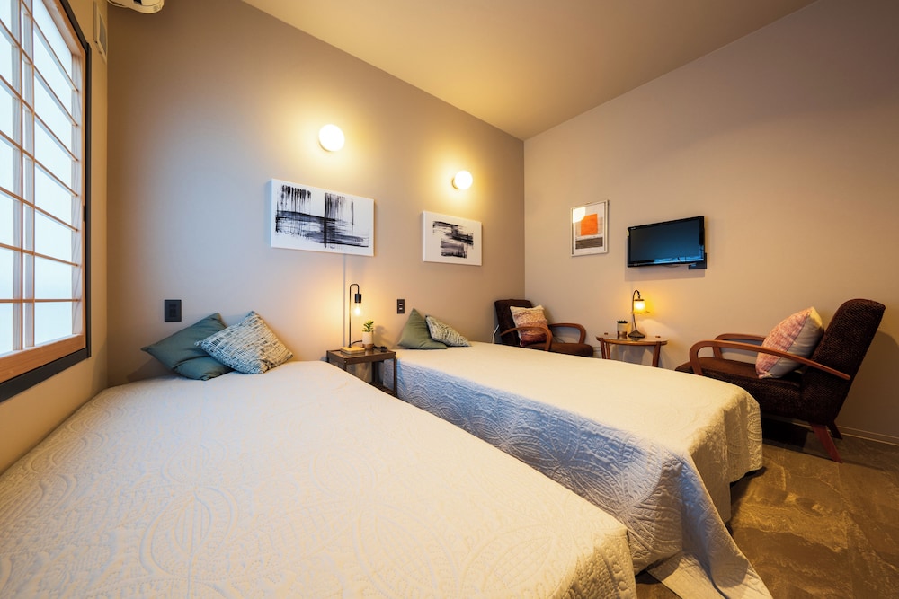 ベーシック ツインルーム マウンテンビュー 客室4 | 旅館 はちすの糸