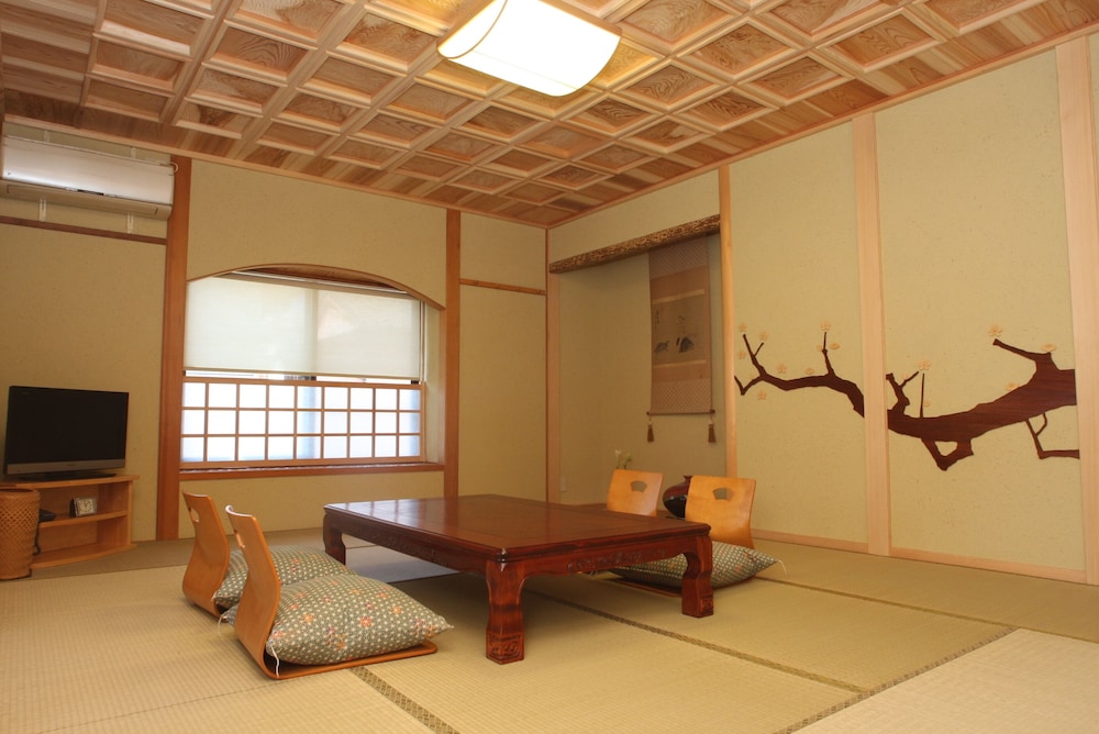 和室 トイレ・洗面台あり 客室5 | しんきや旅館