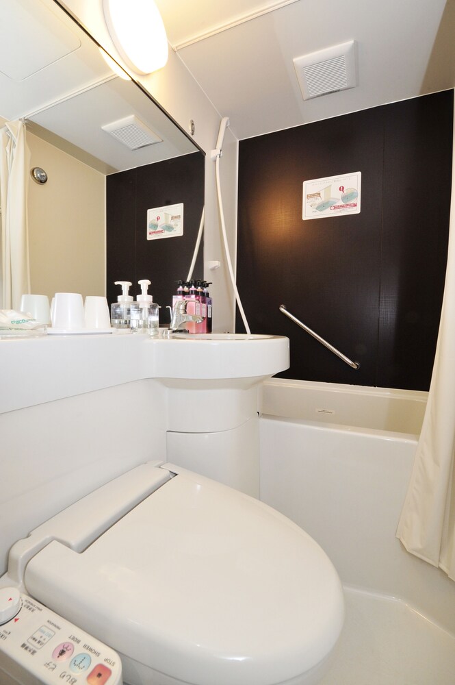 セミダブルルーム 喫煙 バスルーム0 | ホテルパコ 帯広駅前