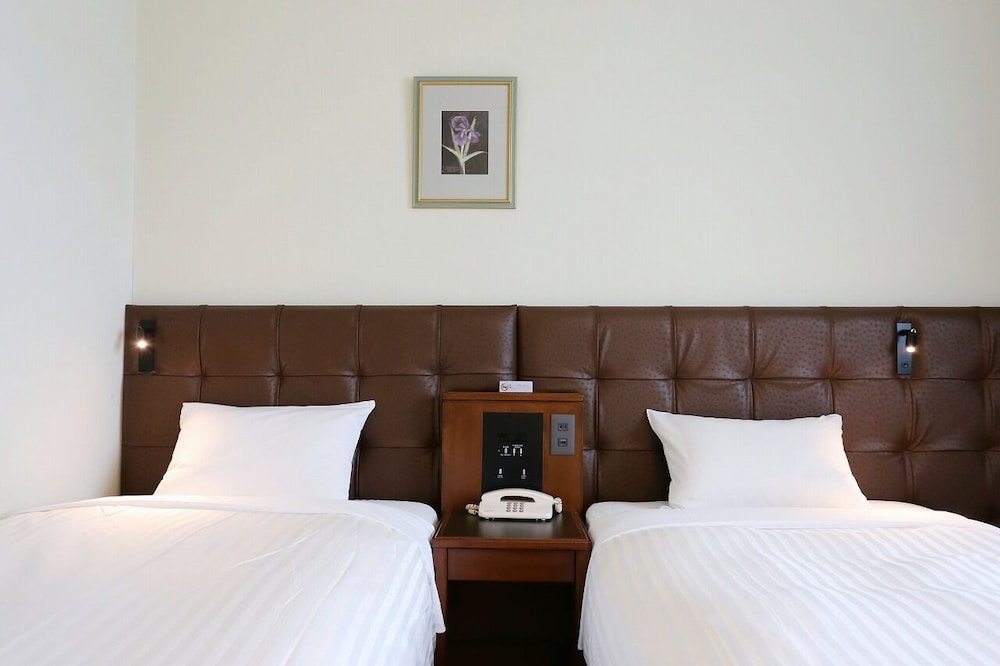 ラージツインルーム 喫煙可 客室3 | ホテルキャッスルイン津