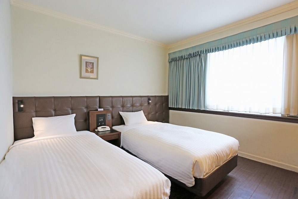 ラージツインルーム 喫煙可 | ホテルキャッスルイン津