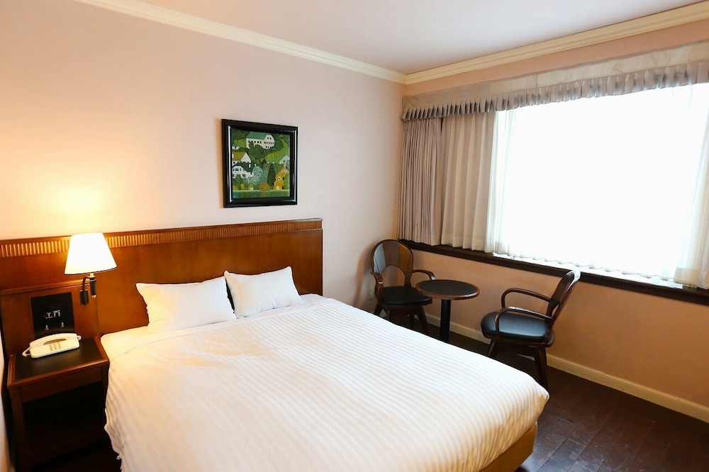 ラージクイーンルーム 喫煙可 | ホテルキャッスルイン津