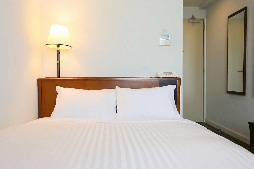 スタンダードセミダブルルーム 禁煙 | ホテルキャッスルイン津