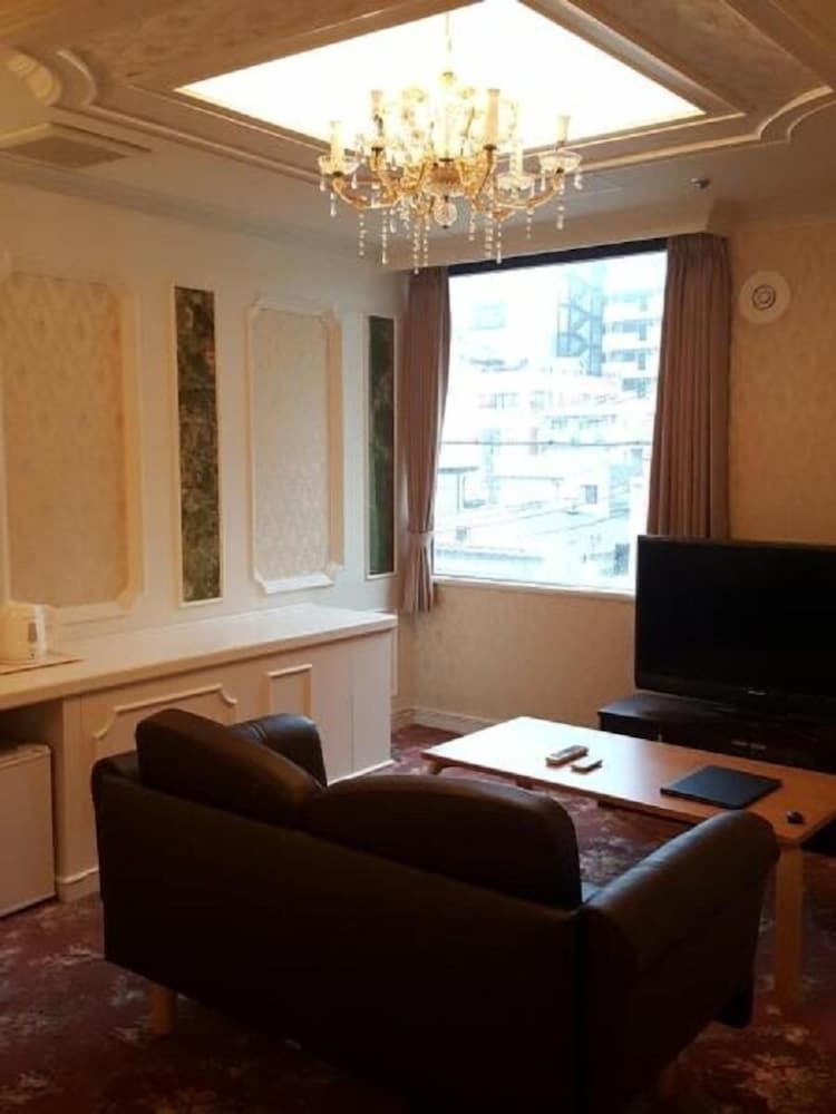 トリプルルーム エキストラベッド付 禁煙 客室1 | ロイヤルホテル 新大久保