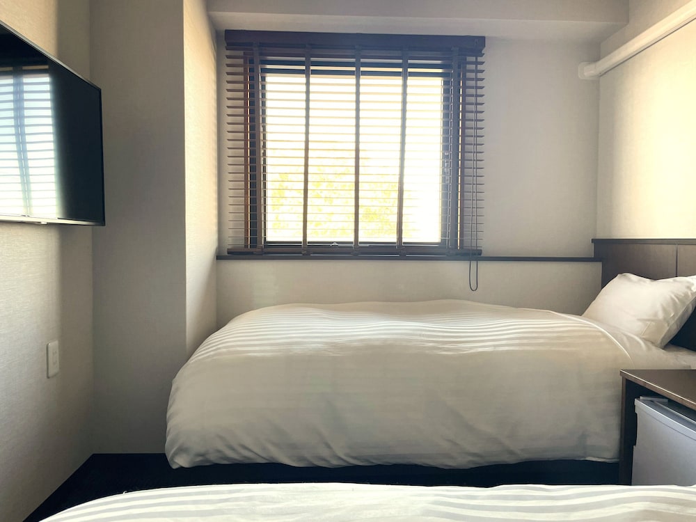 スタンダードツイン 禁煙 客室2 | ホテルキャッスルイン伊勢