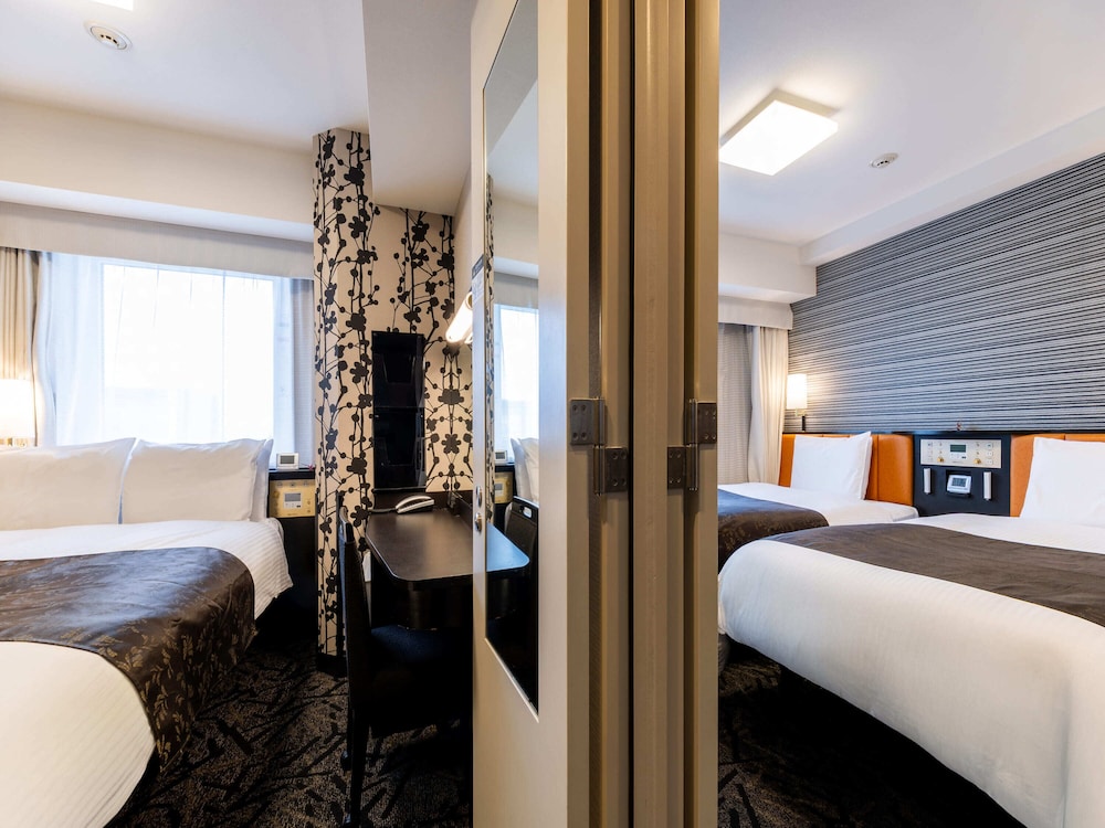 [ダブル×ツイン] コネクトトリプルルーム　25sqm　4名利用 | アパホテル＆リゾート〈御堂筋本町駅前タワー〉