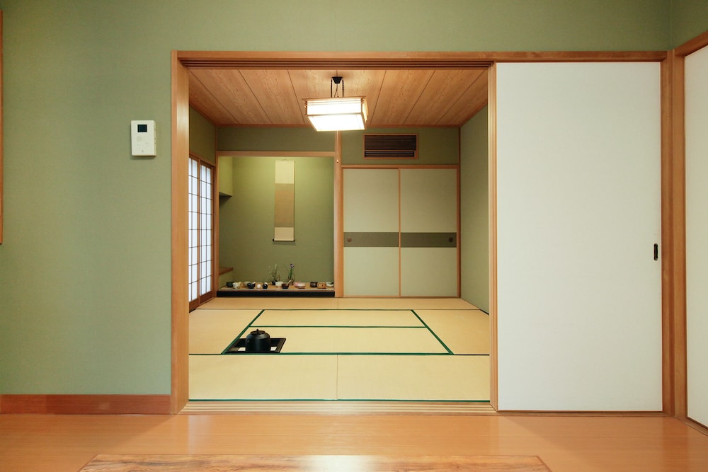 一棟貸し リビング エリア2 | 浅草茶華