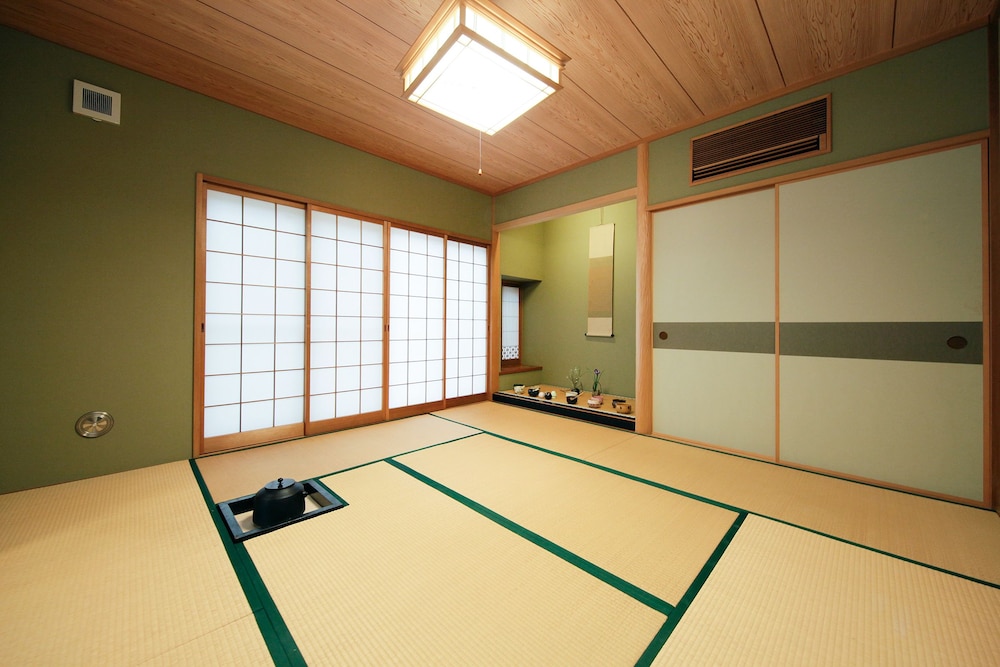 一棟貸し リビング エリア4 | 浅草茶華