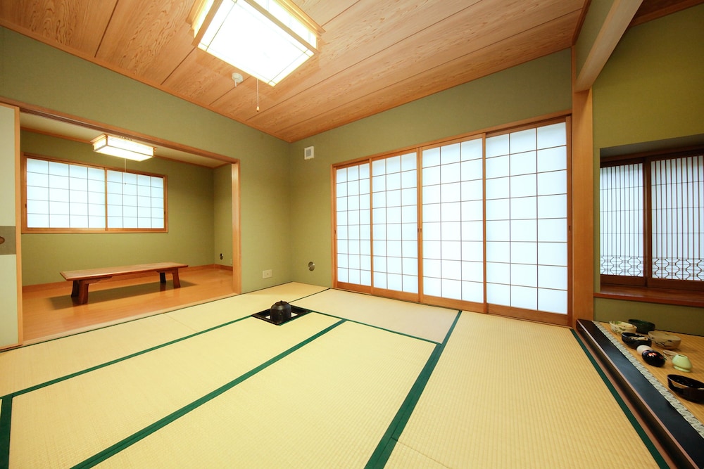 一棟貸し リビング エリア0 | 浅草茶華