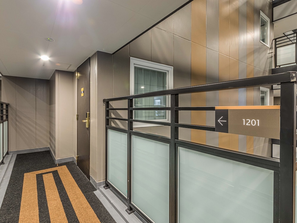 カジュアルツインルーム 禁煙室 [内側, 眺望なし] 客室1 | アパホテル & リゾート〈両国駅タワー〉