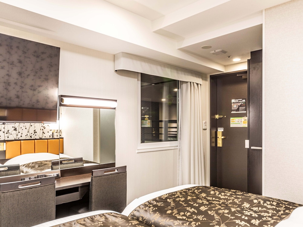 カジュアルツインルーム 禁煙室 [内側, 眺望なし] | アパホテル & リゾート〈両国駅タワー〉