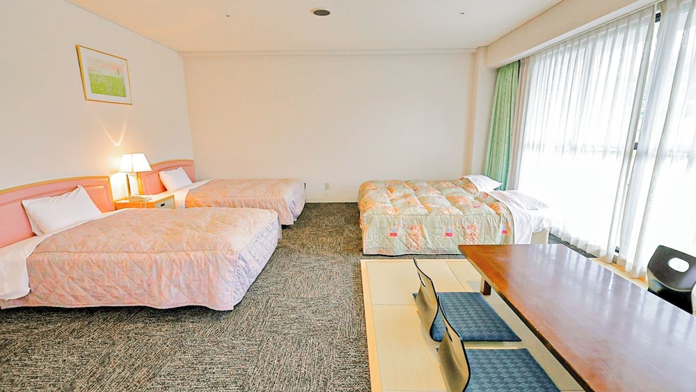 デラックス 4 人部屋 | 汐の丸